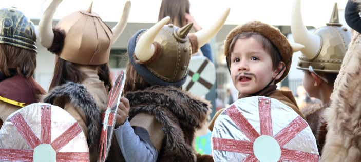 Children dressed as Vikings 