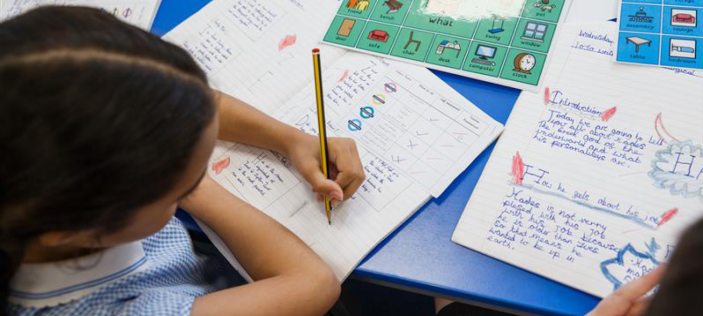 primary girl writing