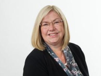 Lynette Dexter